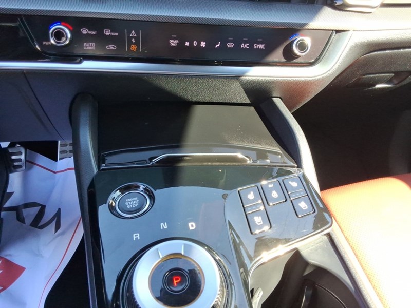 2023 Kia Sportage HEV SX AWD w/Red Interior