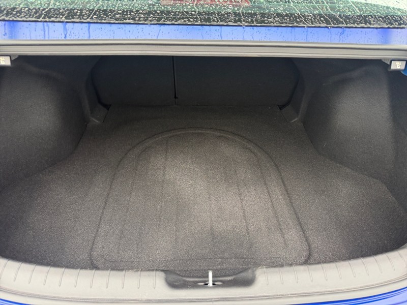 2024 Hyundai Elantra HEV Luxury DCT