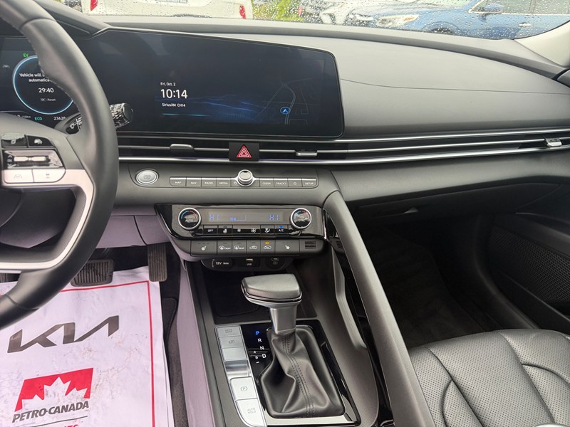 2024 Hyundai Elantra HEV Luxury DCT