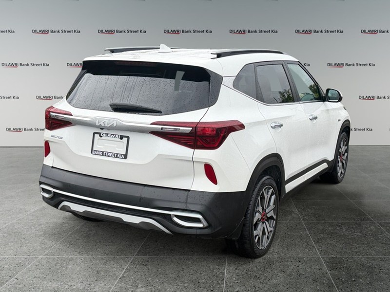 2022 Kia Seltos SX Turbo AWD w/Black Interior