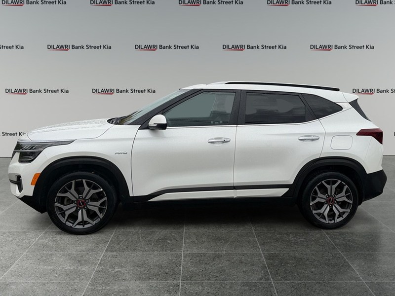 2022 Kia Seltos SX Turbo AWD w/Black Interior