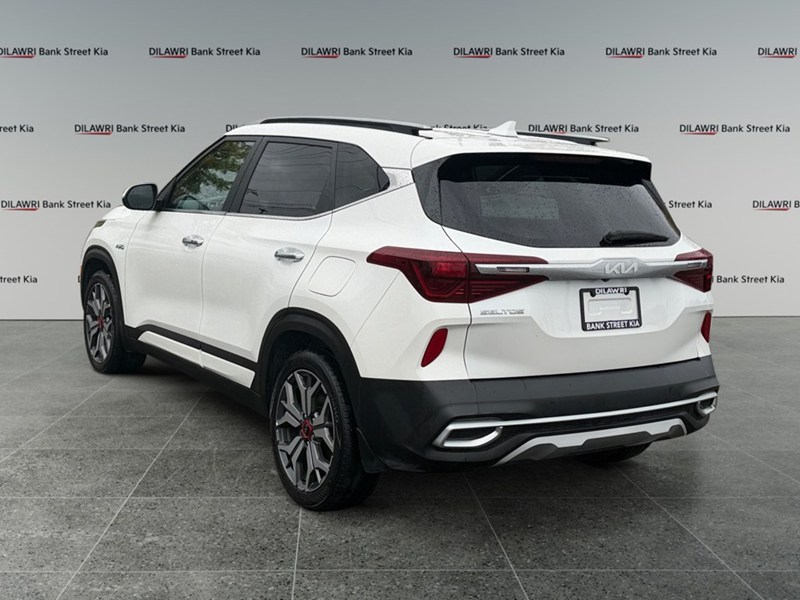 2022 Kia Seltos SX Turbo AWD w/Black Interior