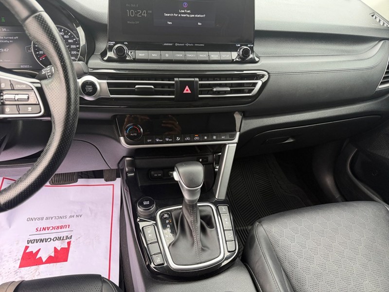 2022 Kia Seltos SX Turbo AWD w/Black Interior