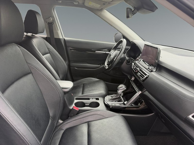 2022 Kia Seltos SX Turbo AWD w/Black Interior