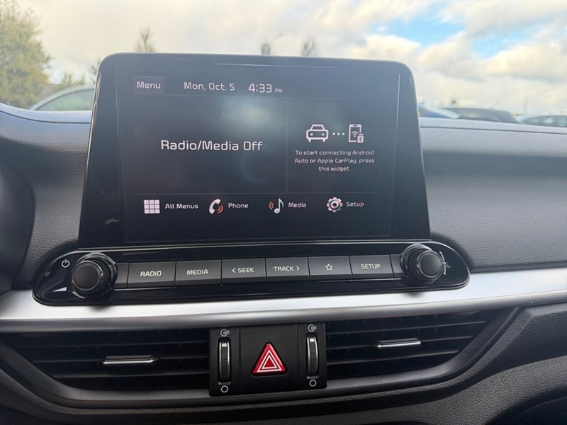 2023 Kia Forte EX Premium IVT
