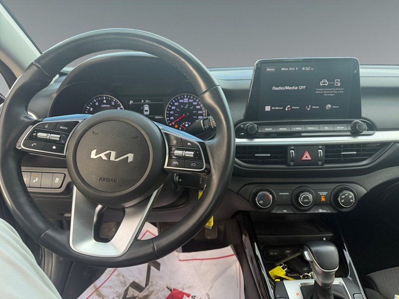 2023 Kia Forte EX Premium IVT