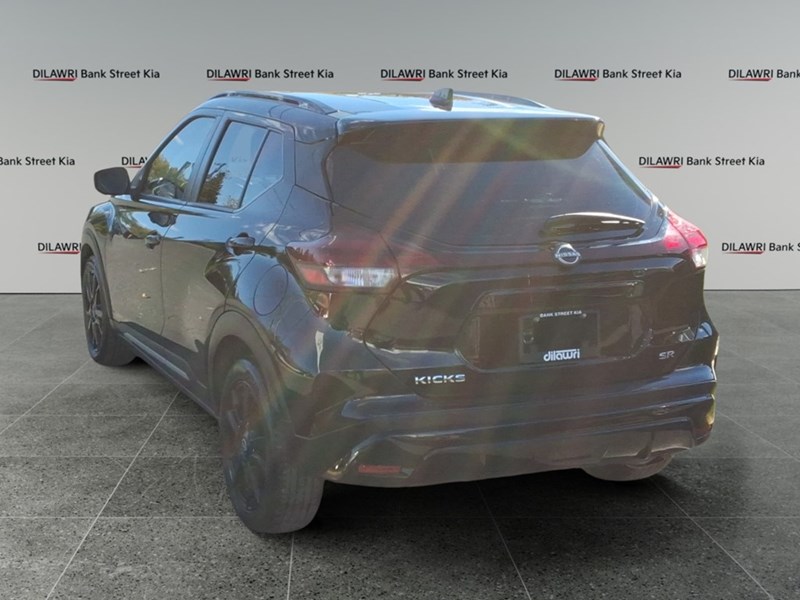 2023 Nissan Kicks SR FWD