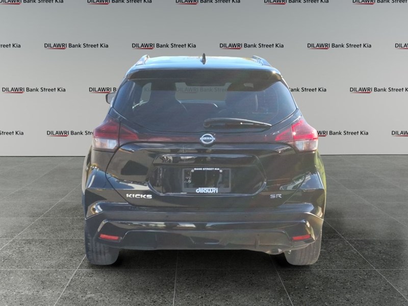 2023 Nissan Kicks SR FWD