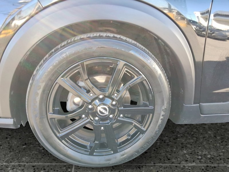 2023 Nissan Kicks SR FWD