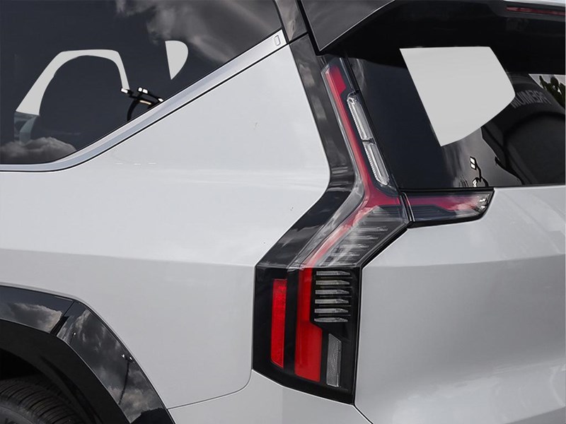 2026 Kia EV9 Land w/Premium Package AWD