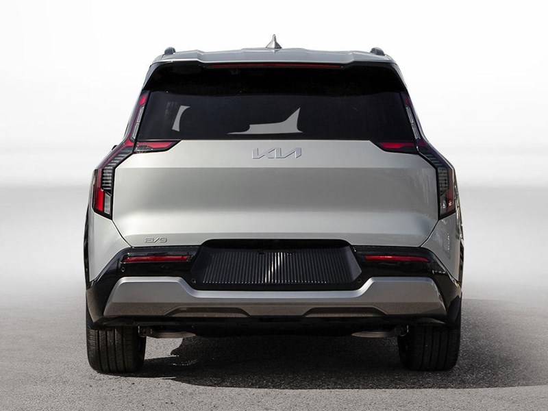 2026 Kia EV9 Land w/Premium Package AWD