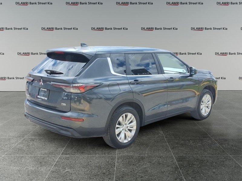 2025 Mitsubishi Outlander ES S-AWC