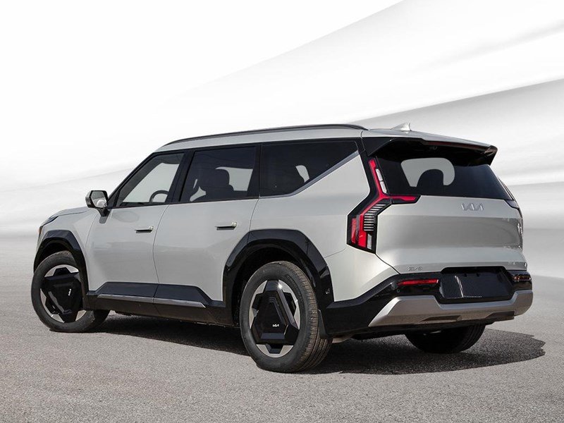 2026 Kia EV9 Land w/Premium Package AWD