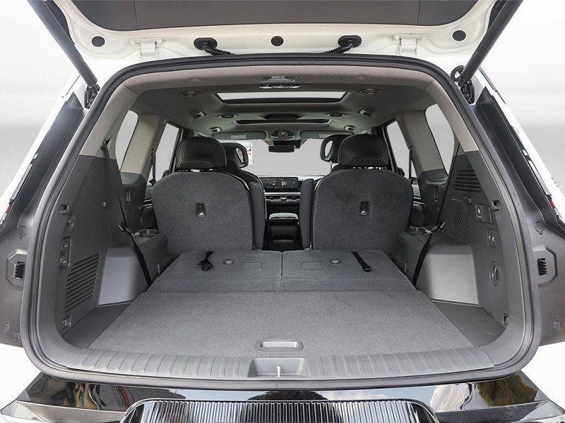 2026 Kia EV9 Land AWD with Premium Pkg