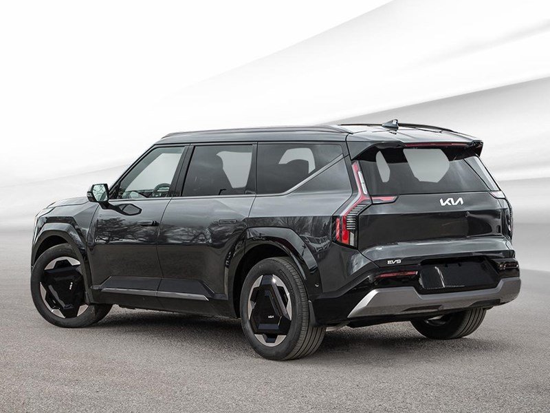 2026 Kia EV9 Land AWD with Plus Pkg