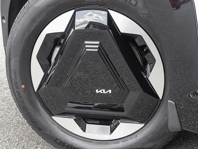 2026 Kia EV9 Land AWD with Premium Pkg