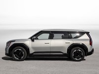 2026 Kia EV9 Land w/Premium Package AWD
