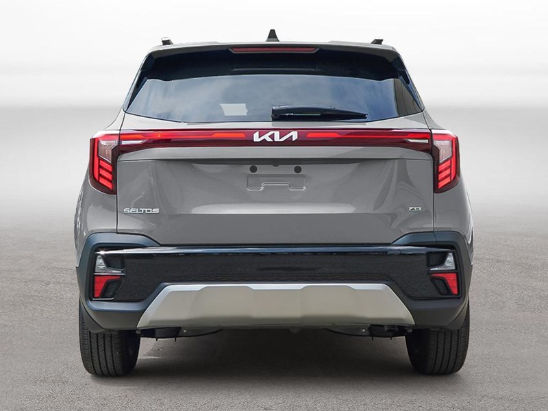 2025 Kia Seltos SX AWD w/Brown Interior