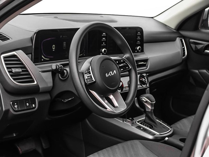 2025 Kia Seltos LX AWD