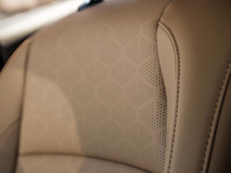 2025 Kia Seltos SX AWD w/Brown Interior