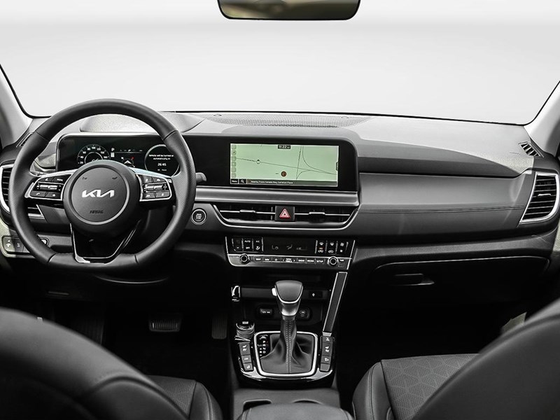 2025 Kia Seltos SX AWD w/Brown Interior