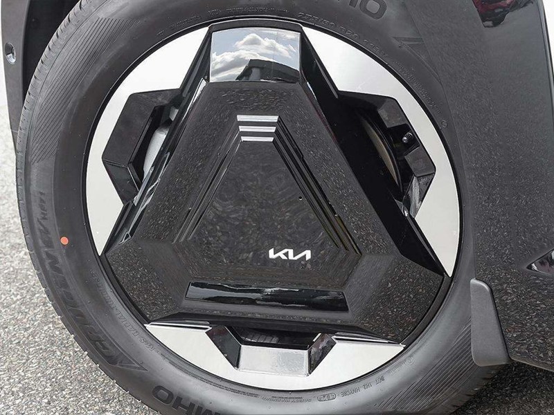 2026 Kia EV9 Land AWD with Premium Pkg