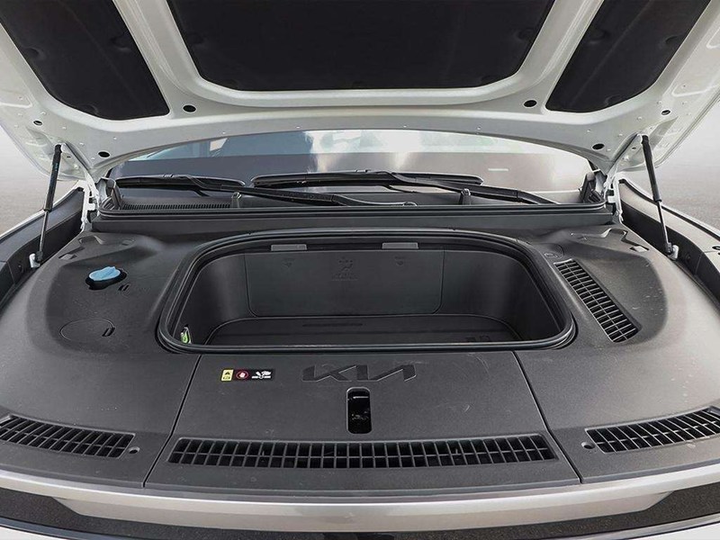 2026 Kia EV9 Land AWD with Premium Pkg