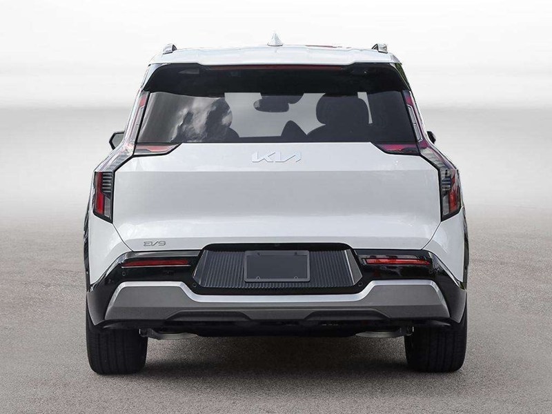 2026 Kia EV9 Land AWD with Premium Pkg