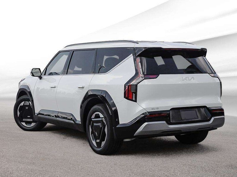 2026 Kia EV9 Land AWD with Premium Pkg
