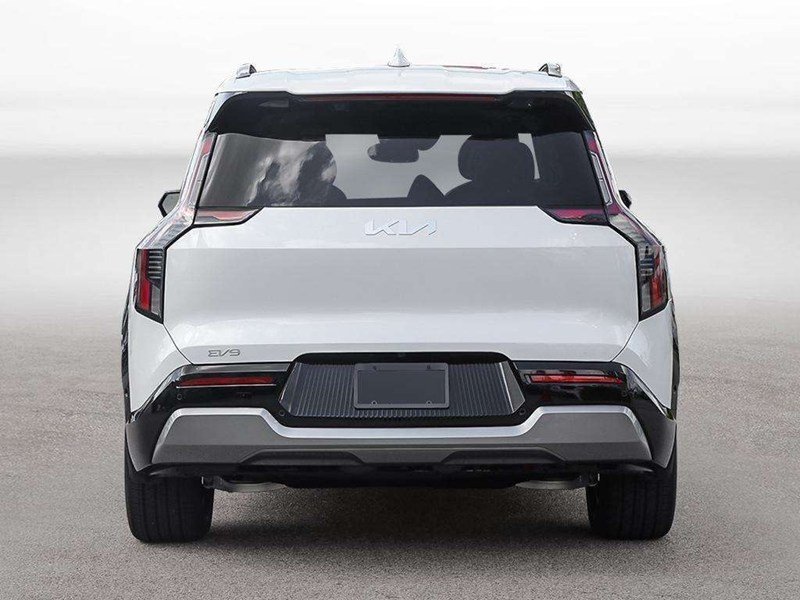 2026 Kia EV9 Land AWD with Premium Pkg