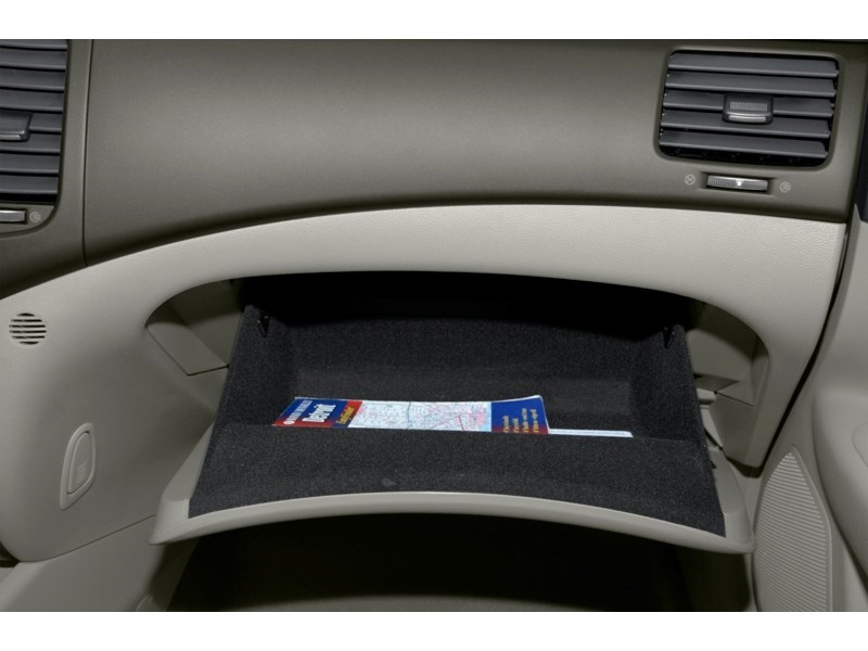 2007 Kia Magentis LX (M5) Interior Shot 3