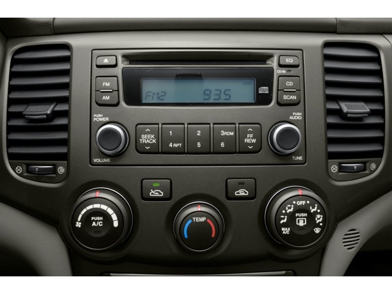 2007 Kia Magentis LX (M5) Interior Shot 6