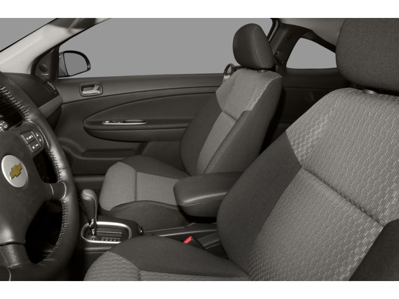 2009 Chevrolet Cobalt LT Interior Shot 5