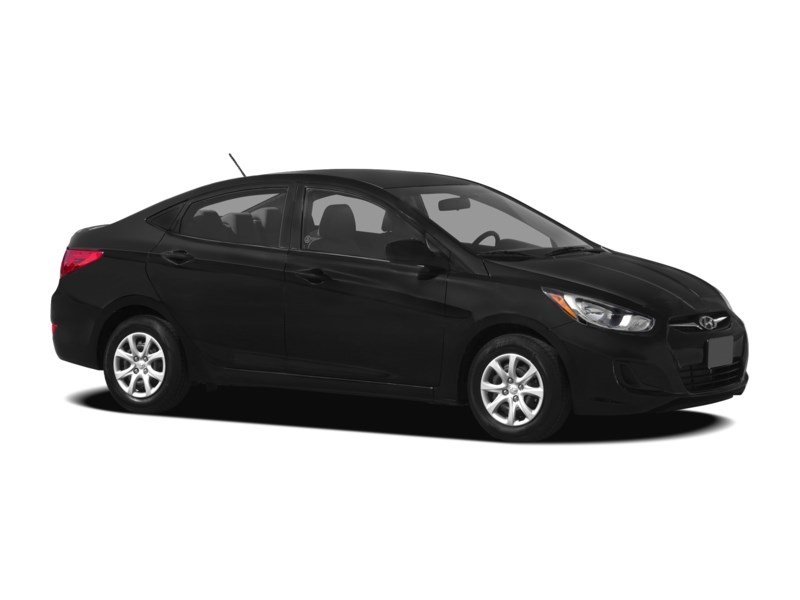2012 Hyundai Accent GL Exterior Shot 9