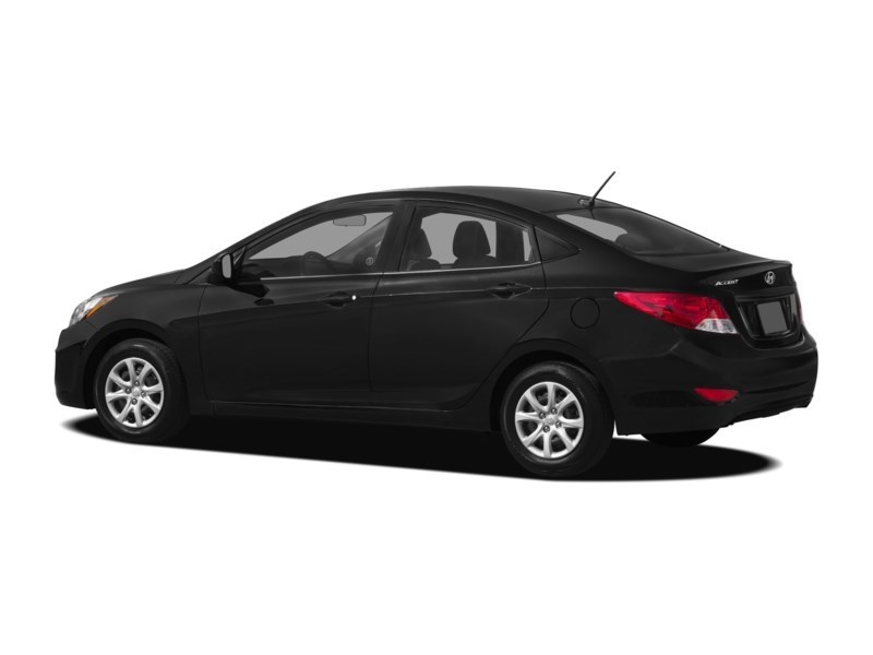 2012 Hyundai Accent GL Exterior Shot 10