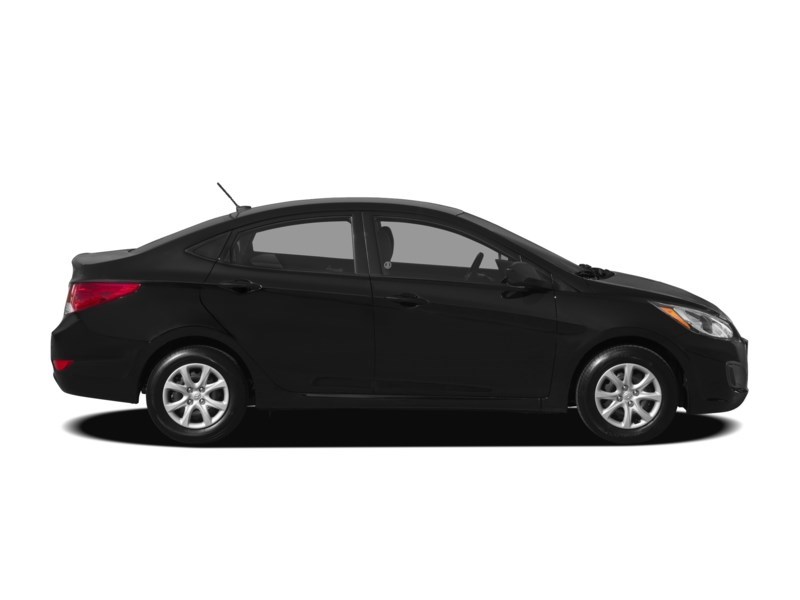 2012 Hyundai Accent GL Exterior Shot 11