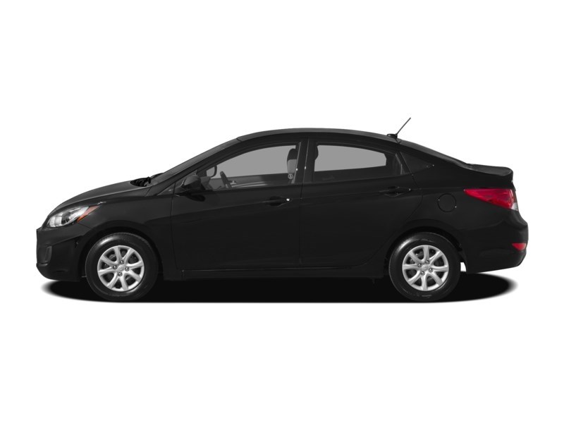 2012 Hyundai Accent GL Exterior Shot 12