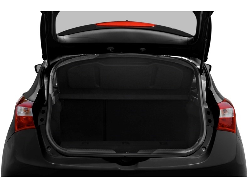 2013 Hyundai Elantra GT GL (A6) Exterior Shot 4