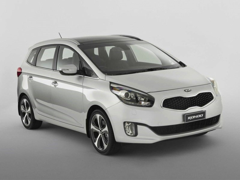 2017 Kia Rondo L (A6) OEM Shot 2