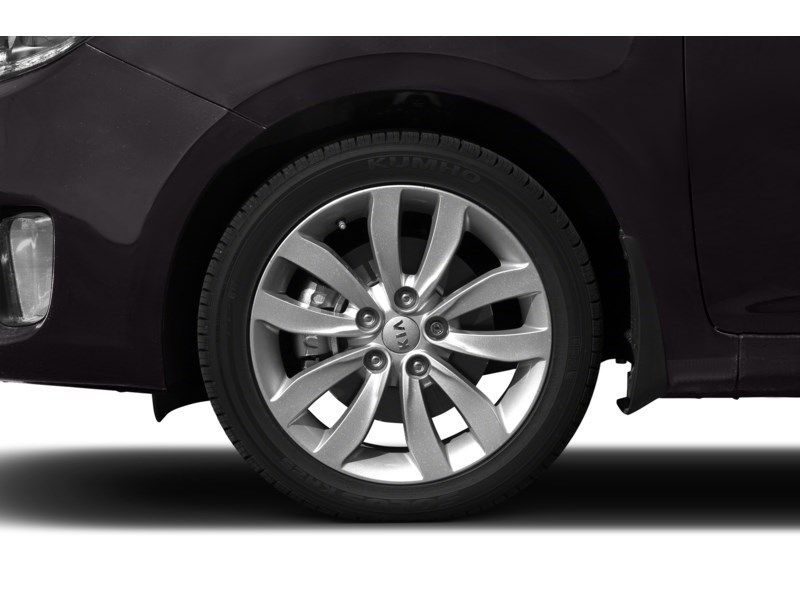 2014 Kia Rondo LX 5-Seater (M6) Exterior Shot 5
