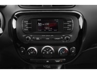 2014 Kia Soul EX (A6) Interior Shot 2
