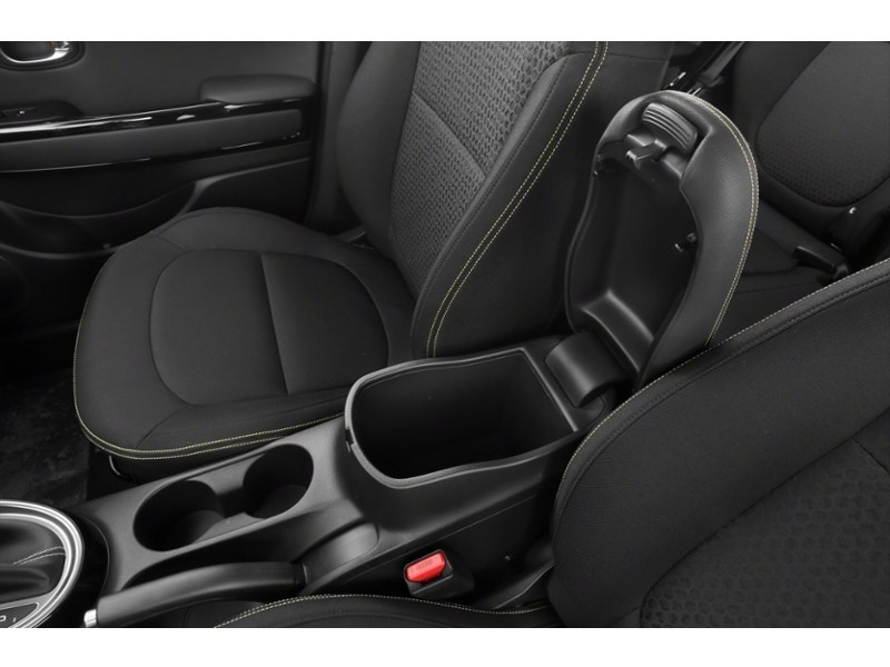 2014 Kia Soul EX (A6) Interior Shot 7