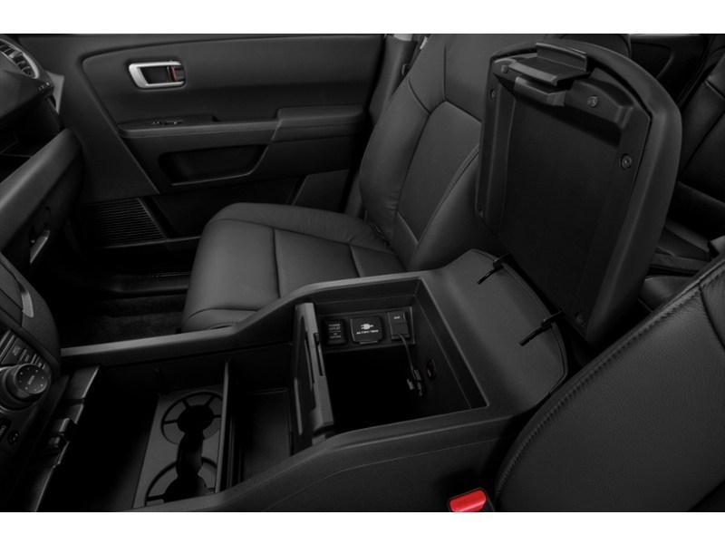 2013 Honda Pilot Touring (A5) Interior Shot 8