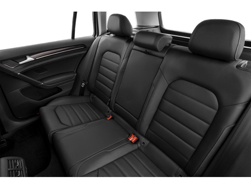 2016 Volkswagen Golf Sportwagon 1.8 TSI Comfortline (M5) Interior Shot 6