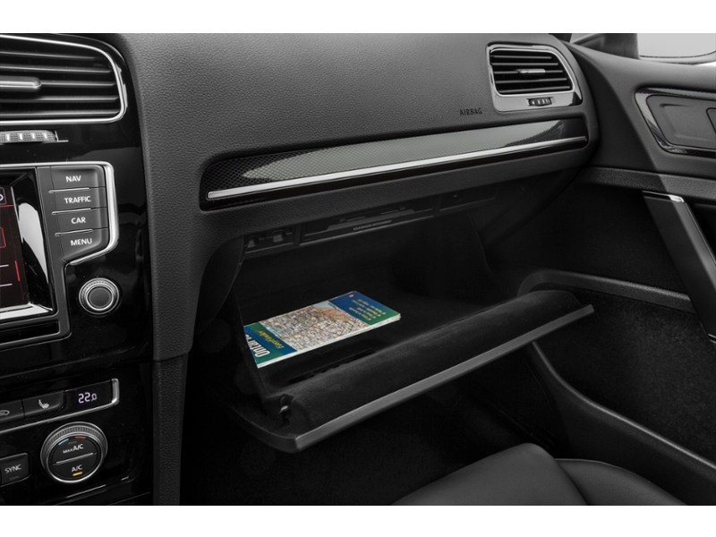 2016 Volkswagen Golf Sportwagon 1.8 TSI Comfortline (M5) Interior Shot 4
