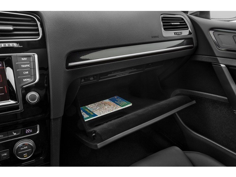 2016 Volkswagen Golf Sportwagon 1.8 TSI Comfortline (M5) Interior Shot 4