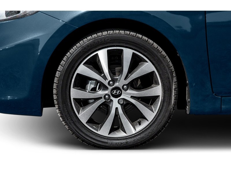 2017 Hyundai Accent GLS (A6) Exterior Shot 5