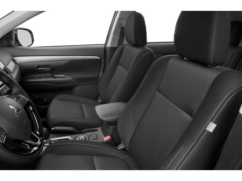 2018 Mitsubishi Outlander ES Interior Shot 4