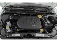 2016 Dodge Grand Caravan SE/SXT Exterior Shot 3