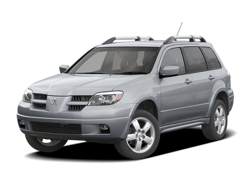 2004 Mitsubishi Outlander LS Exterior Shot 1
